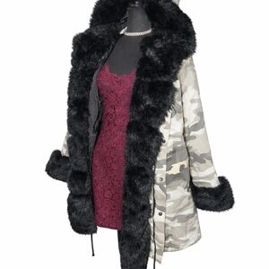 Women's Camouflage Utility Jacket with Black Faux Fur Trim
